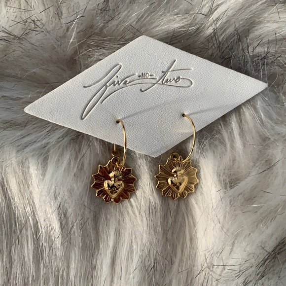 FIVE AND TWO HOOPS - Picture 1 of 3